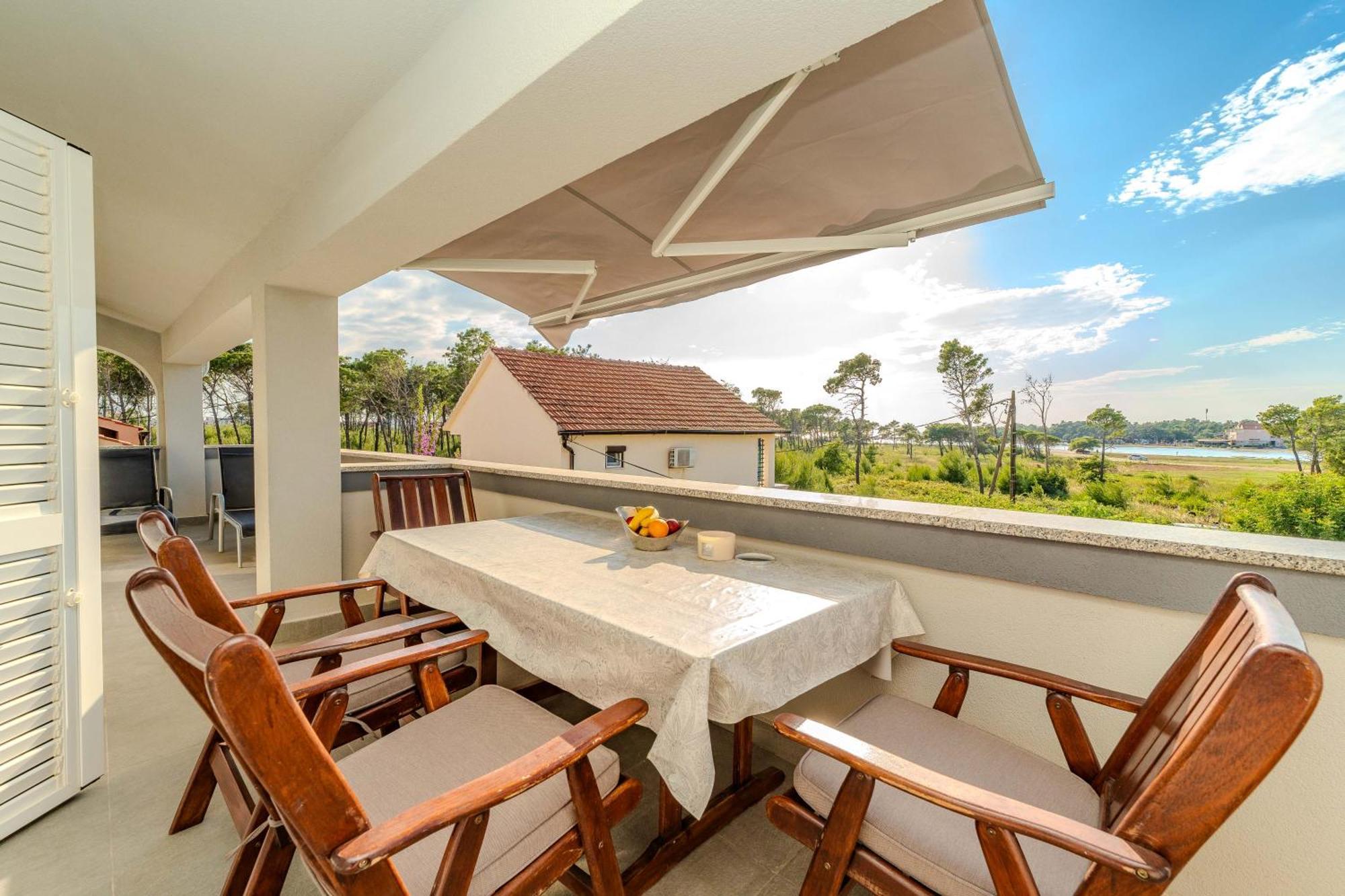 Apartments Dalmatia (Adults Only) Privlaka  Εξωτερικό φωτογραφία