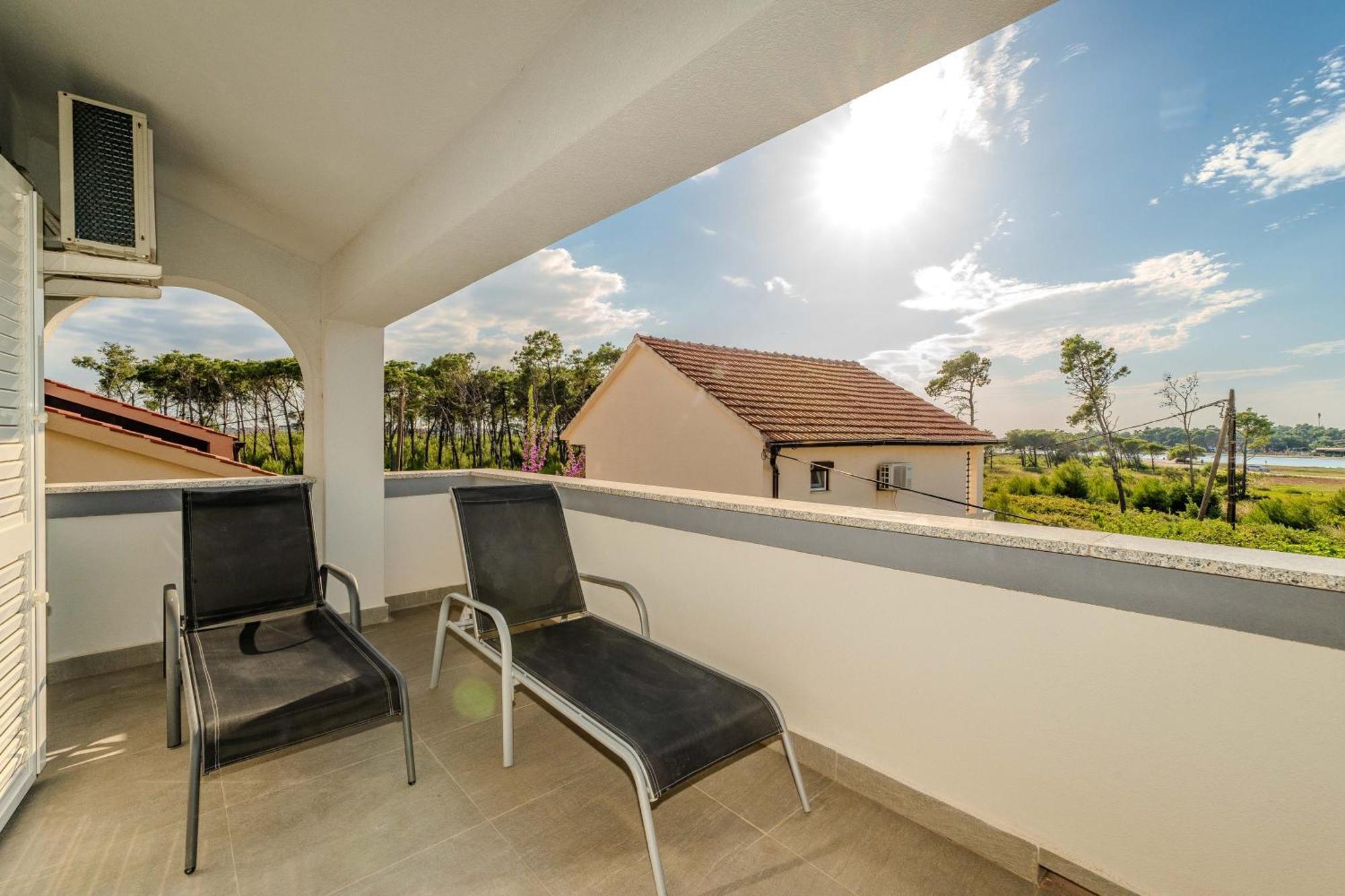 Apartments Dalmatia (Adults Only) Privlaka  Εξωτερικό φωτογραφία